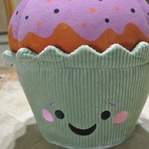 RARE POP HAPPY CUPCAKE STUFFED TOY